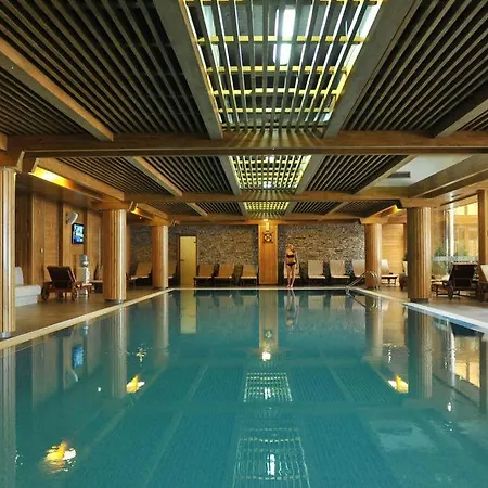 Pirin Golf Mountain View Compass *