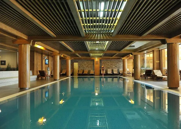 Pirin Golf Mountain View Compass *